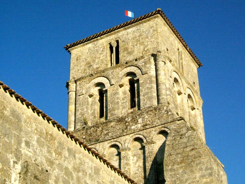 clocher de l'église de CHAMPAGNOLLES