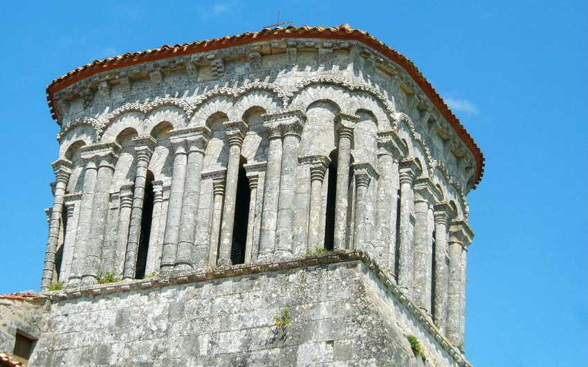 clocher de l'église de MOINGS