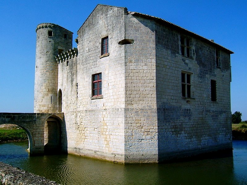 Le chateau de Saint-Jean d'Angle